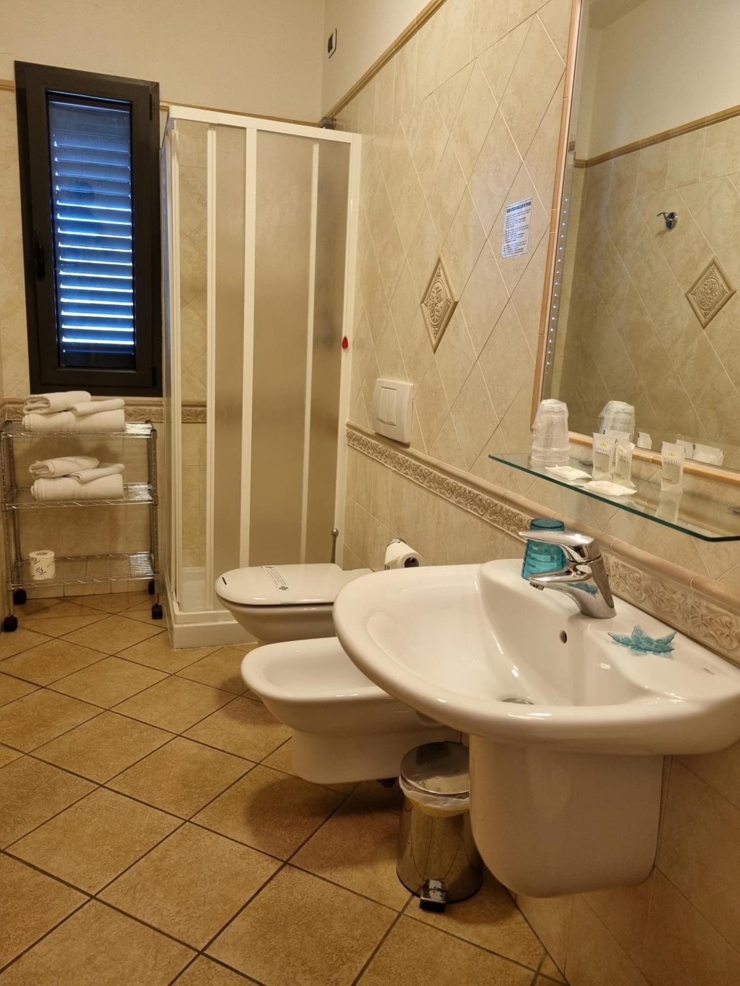 Hotel Delle Isole La Maddalena  Bagian luar foto