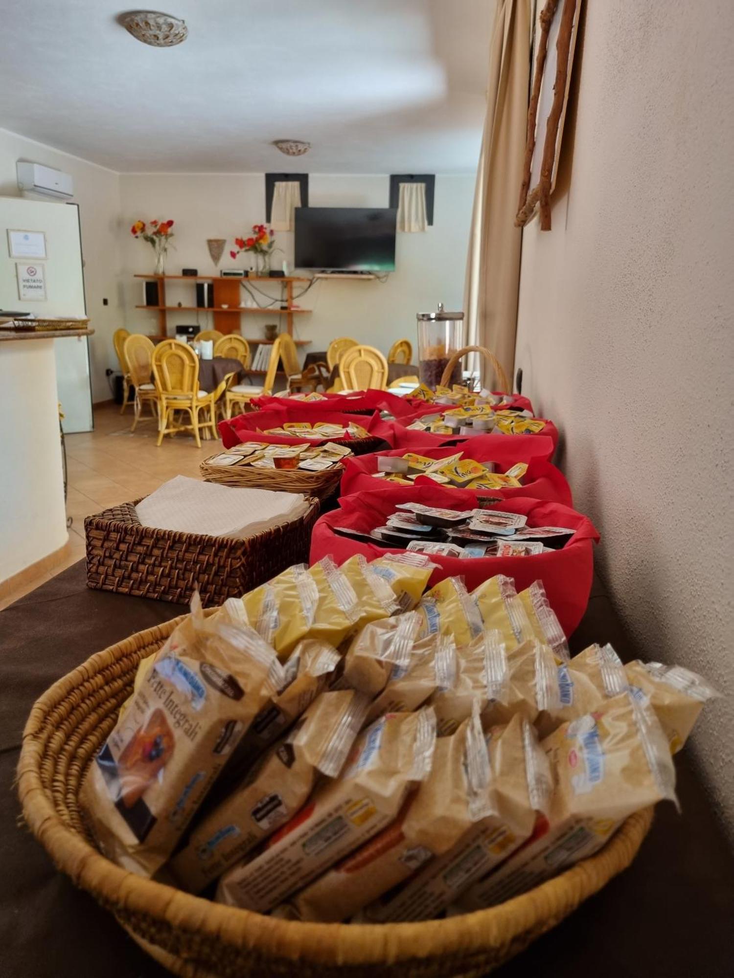 Hotel Delle Isole La Maddalena  Bagian luar foto