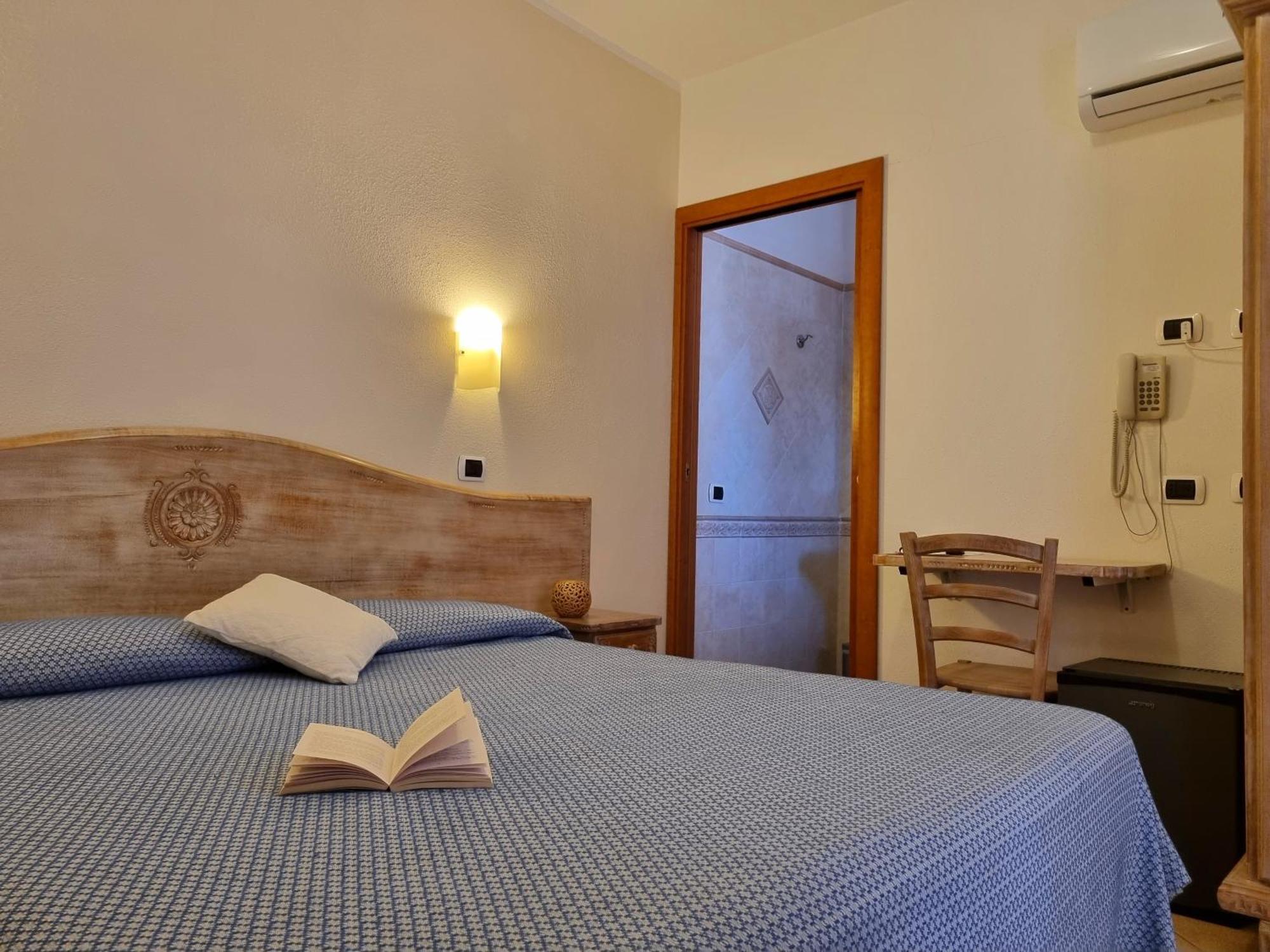 Hotel Delle Isole La Maddalena  Bagian luar foto
