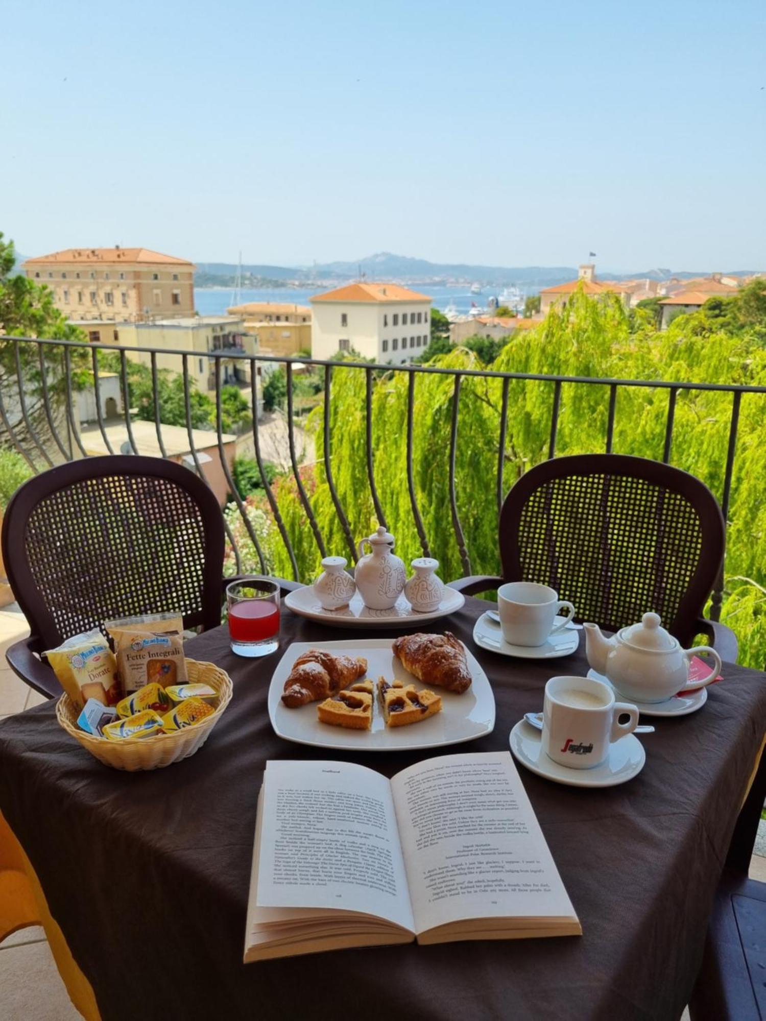 Hotel Delle Isole La Maddalena  Bagian luar foto